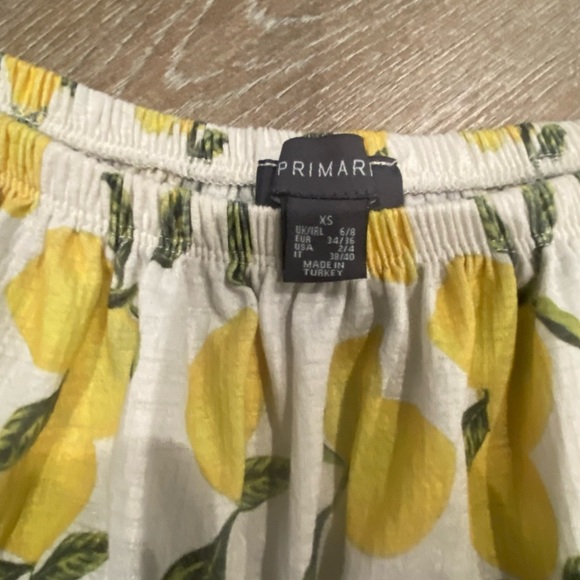 Womens XS cropped lemon top with ruffle sleeves, off the shoulder style. - Picture 2 of 2